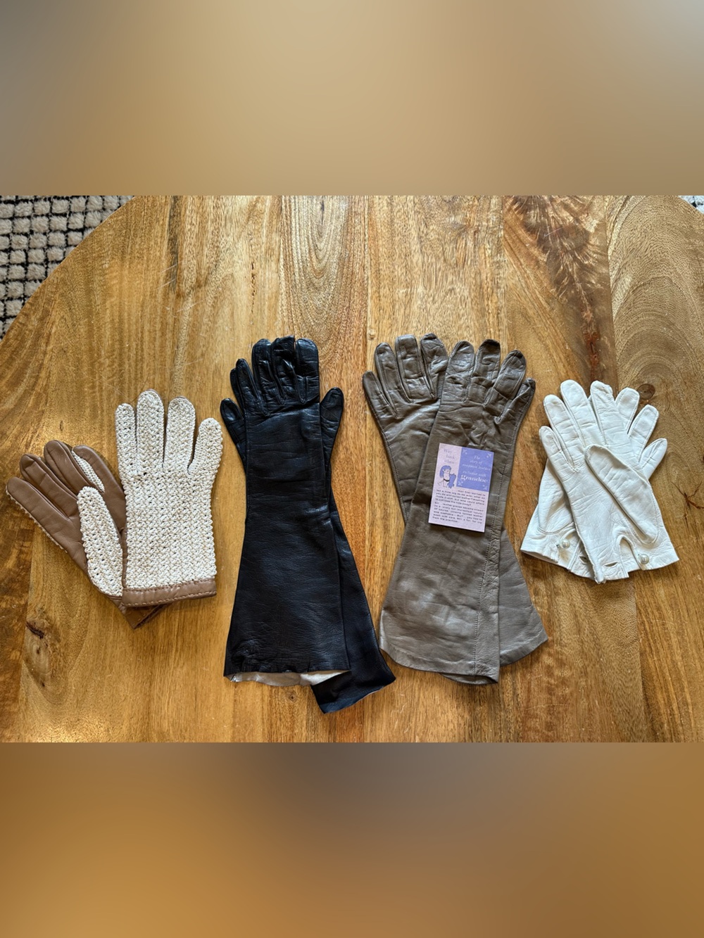 Vintage - lot of vintage driving gloves (4 pair, all small).